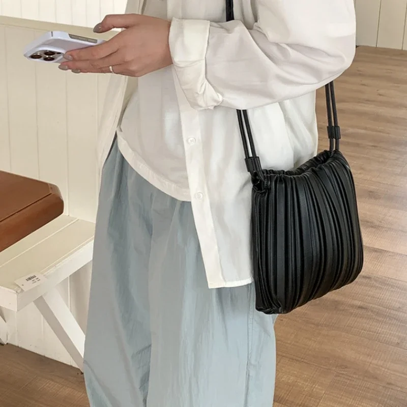 Street Fashion Korean - Summer New Women Pleated Messenger Bag