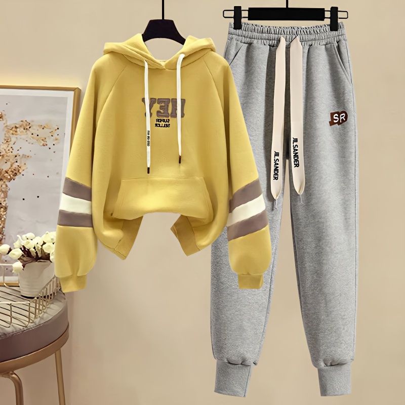 Sports Set for Women in Spring - đánh giá và giá Street Fashion Korean