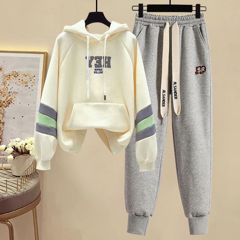 Sports Set for Women in Spring - đánh giá và giá Street Fashion Korean